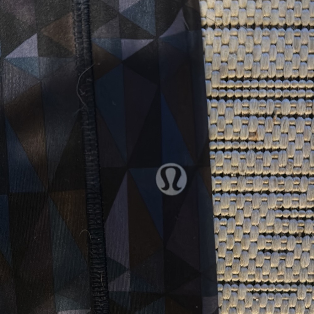 Lululemon Dark Triangle Print Active Leggings - image 3